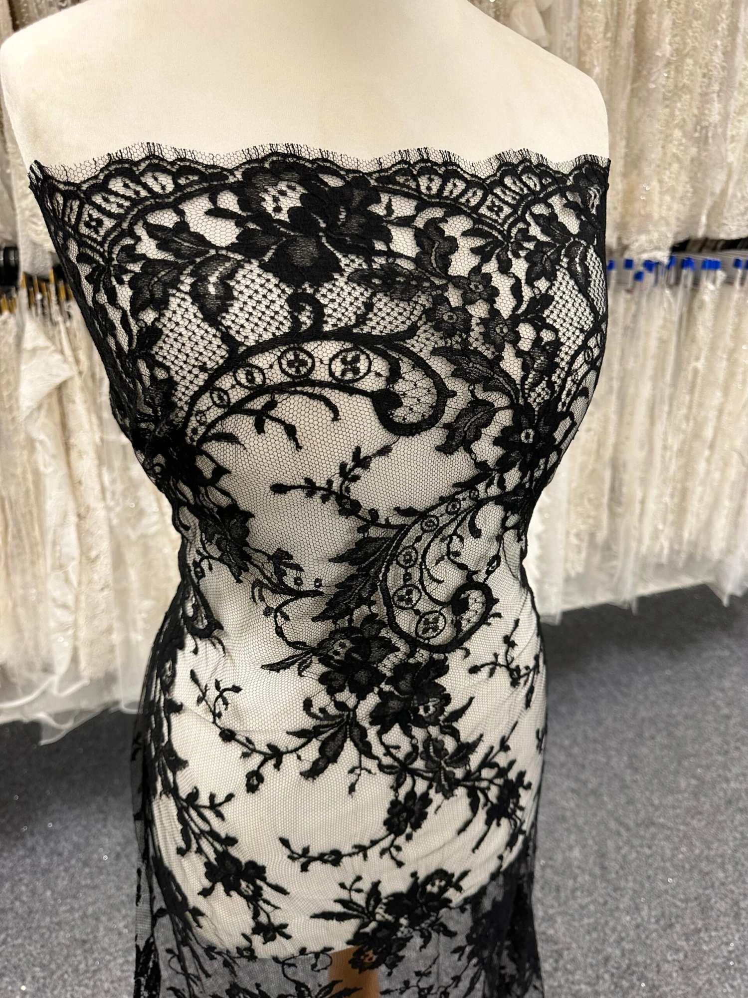 Black Chantilly Lace - Nefertari 6 Black Chantilly Lace - Nefertari - Image 6