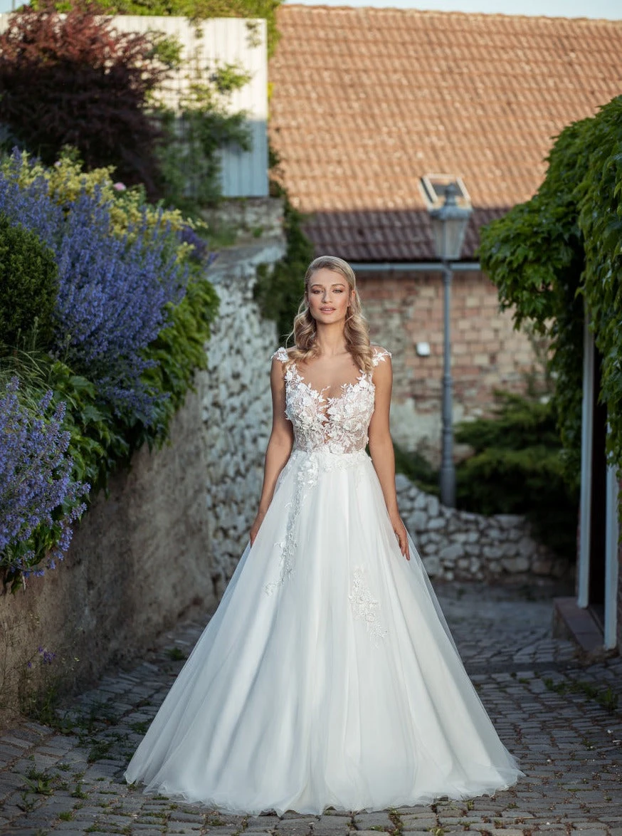 White Embroidered 3D Lace - Abiona 2 White Embroidered 3D Lace - Abiona - Image 2