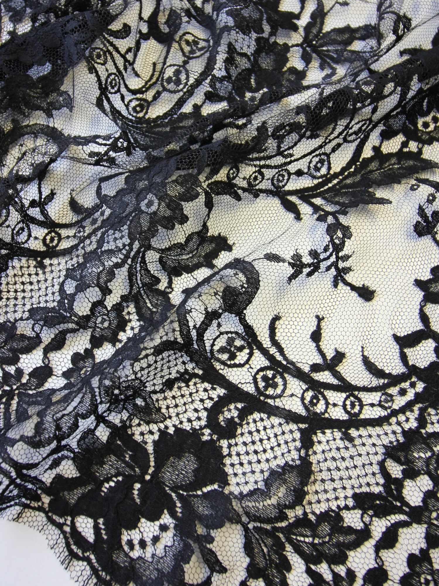 Black Chantilly Lace - Nefertari 5 Black Chantilly Lace - Nefertari - Image 5