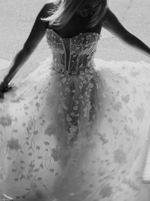 Ivory 3D Floral Lace - Loveleen 4 Ivory 3D Floral Lace - Loveleen - Image 4