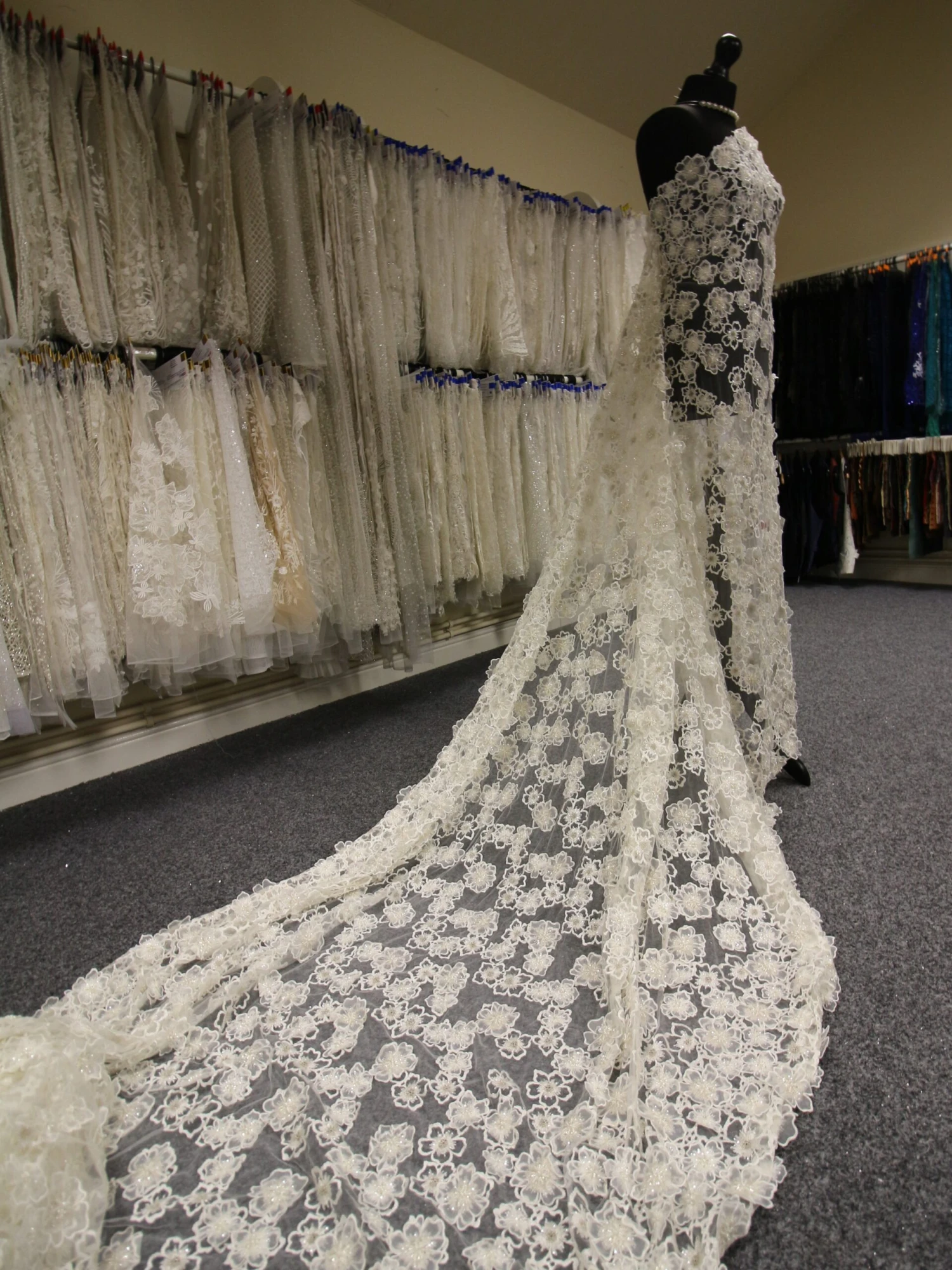 Ivory Flower Lace - Arianna 7 Ivory Flower Lace - Arianna - Image 7