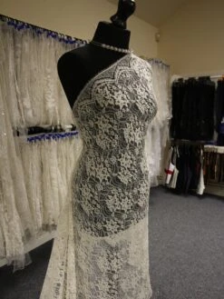 Ivory Chantilly Lace - Adrianna 11 Ivory Chantilly Lace - Adrianna -Bridal Fabric Shop IvoryChantillyLace Adrianna