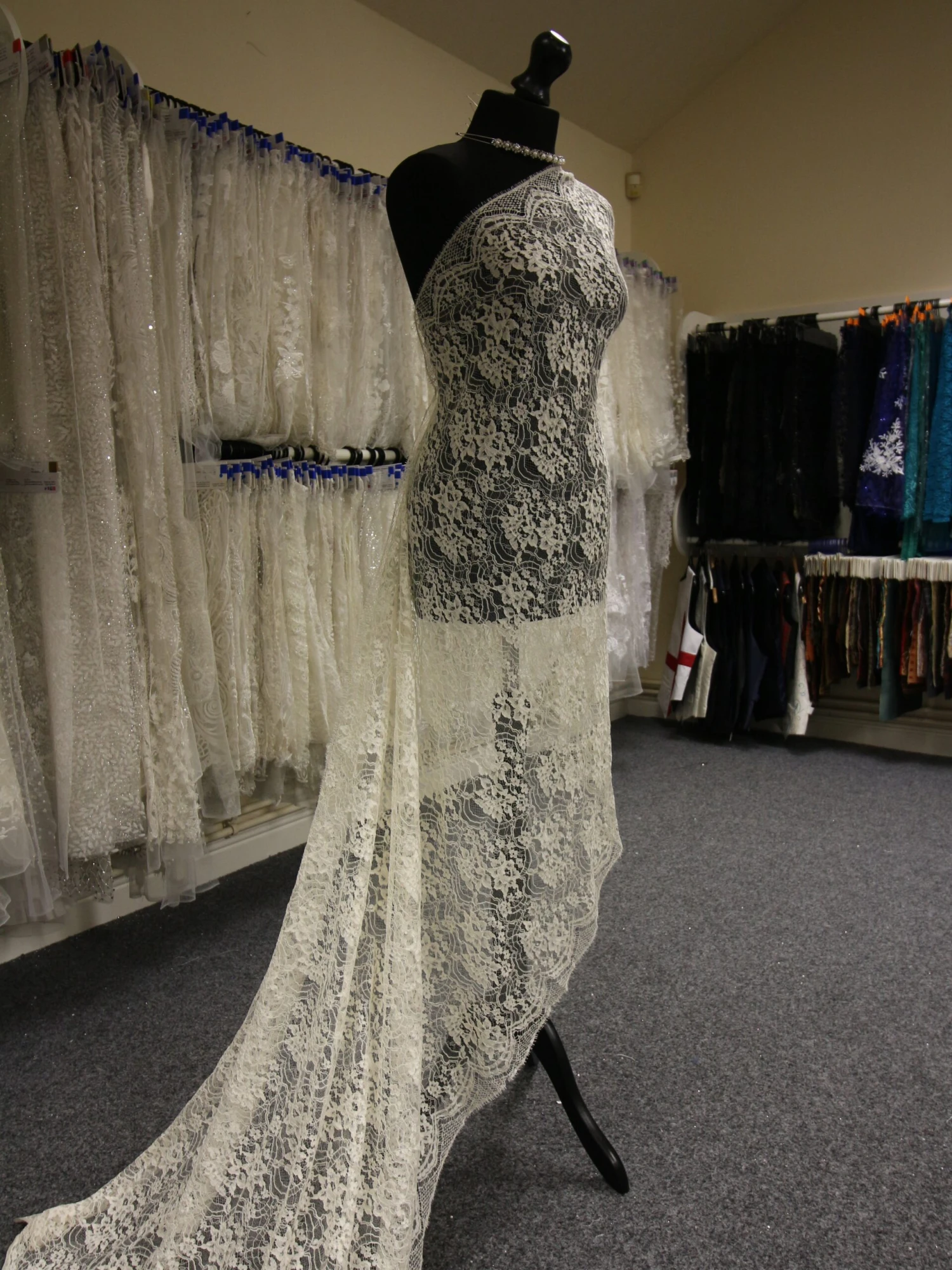 Ivory Chantilly Lace - Adrianna 2 Ivory Chantilly Lace - Adrianna - Image 2