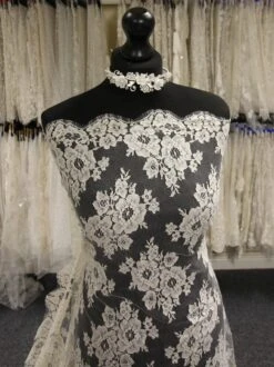 Ivory Chantilly Lace - Agnes 8 Ivory Chantilly Lace - Agnes -Bridal Fabric Shop IvoryChantillyLace Agnes