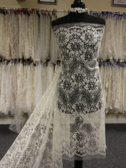 Ivory Chantilly Lace - Magda -Bridal Fabric Shop IvoryChantillyLace Magda 1