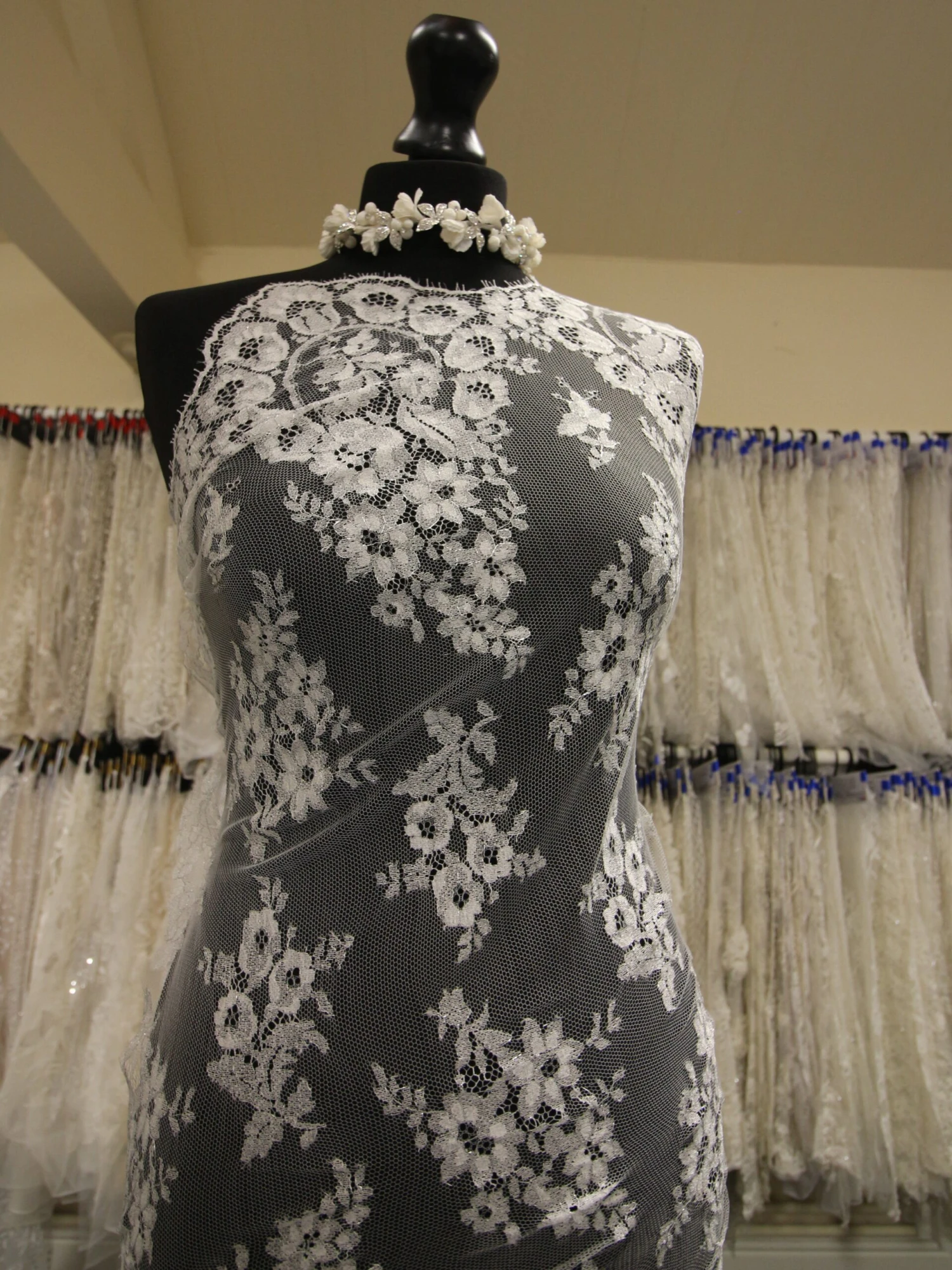 Ivory Chantilly Lace - Wendy 5 Ivory Chantilly Lace - Wendy - Image 5