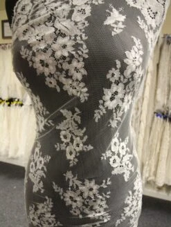 Ivory Chantilly Lace - Wendy 11 Ivory Chantilly Lace - Wendy -Bridal Fabric Shop IvoryChantillyLace Wendy a743003b bc26 45a4 8b78 f72760cfc0c5