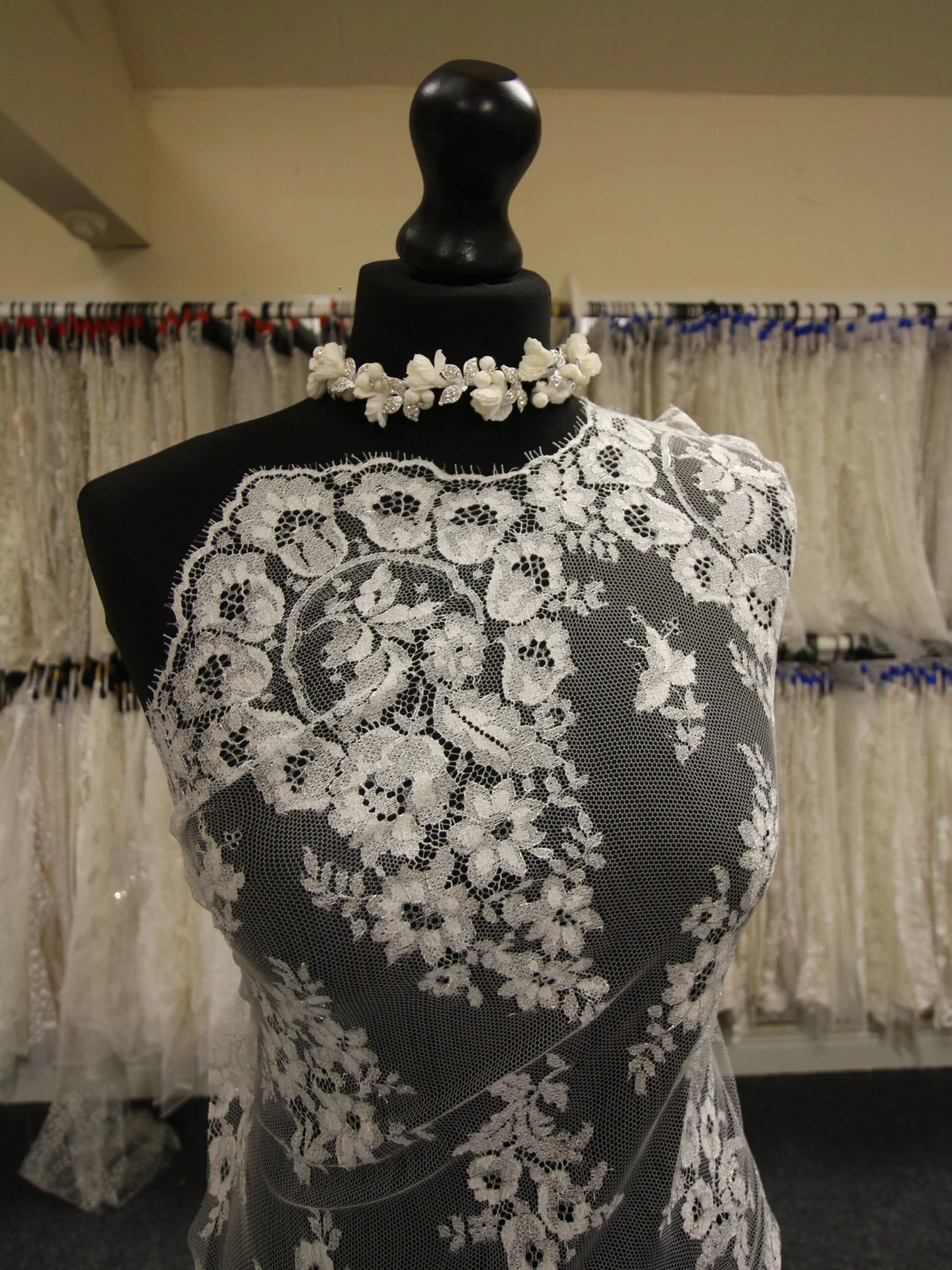 Ivory Chantilly Lace - Wendy 6 Ivory Chantilly Lace - Wendy - Image 6