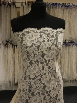 Ivory Chantilly Lace - Cordelia -Bridal Fabric Shop IvoryFrenchLace Cordelia 70c9d19f 443f 4115 92c3 cecfd61766ba