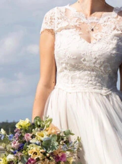 White Chantilly Lace - Dasha 15 White Chantilly Lace - Dasha -Bridal Fabric Shop Kate 07588e48 a82b 4287 b3ce 955d181cdefe