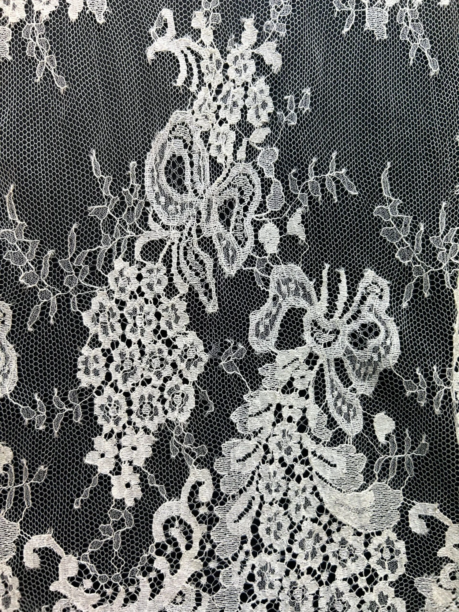 Ivory Chantilly Lace - Lillian 7 Ivory Chantilly Lace - Lillian - Image 7