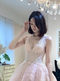 Ivory Beaded Lace - Zanobia -Bridal Fabric Shop ThebodiceinthisdressusesZanobiaLace