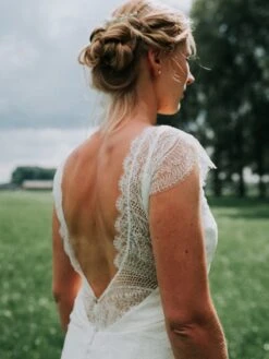 Ivory Chantilly Lace - Jocelyn -Bridal Fabric Shop WeddingdressusingivoryChantillylaceJocelyn9 2d69129d c77f 4ba7 ba07 c68e7a771fd3