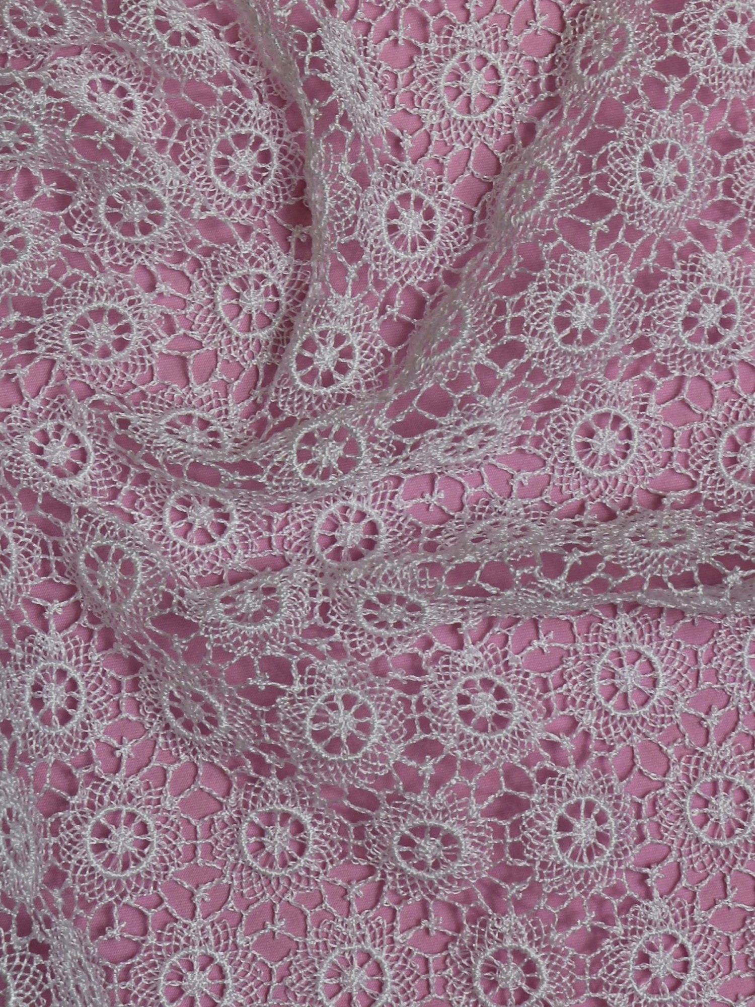 White Guipure Lace - Gordonia 4 White Guipure Lace - Gordonia - Image 4