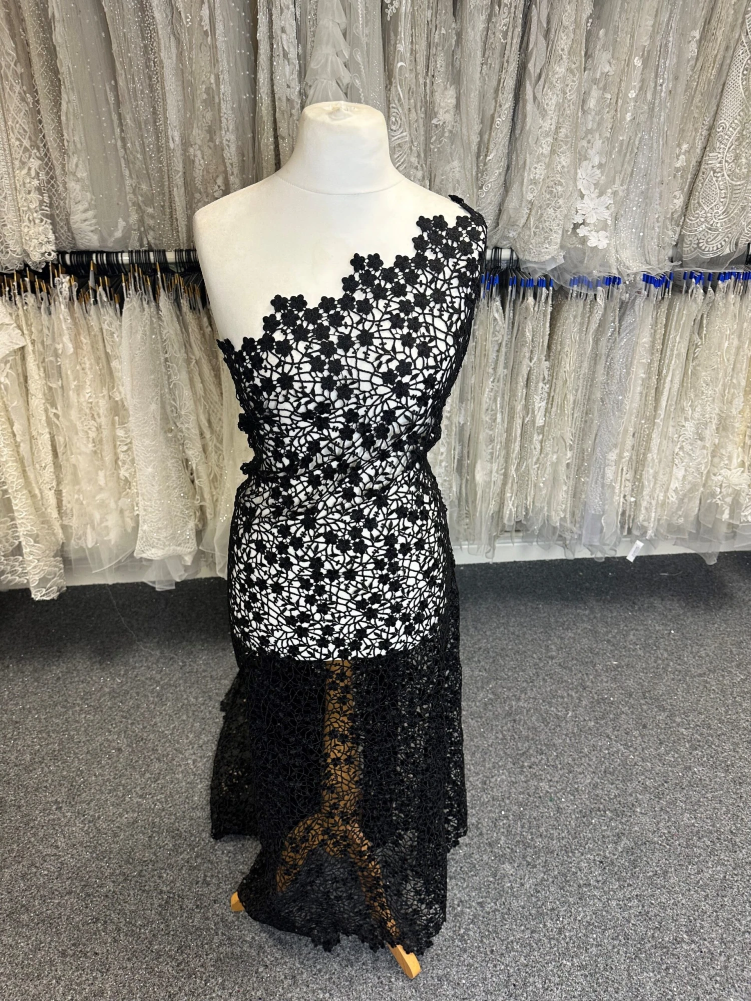 Black Guipure Lace - Ebba 1 Black Guipure Lace - Ebba