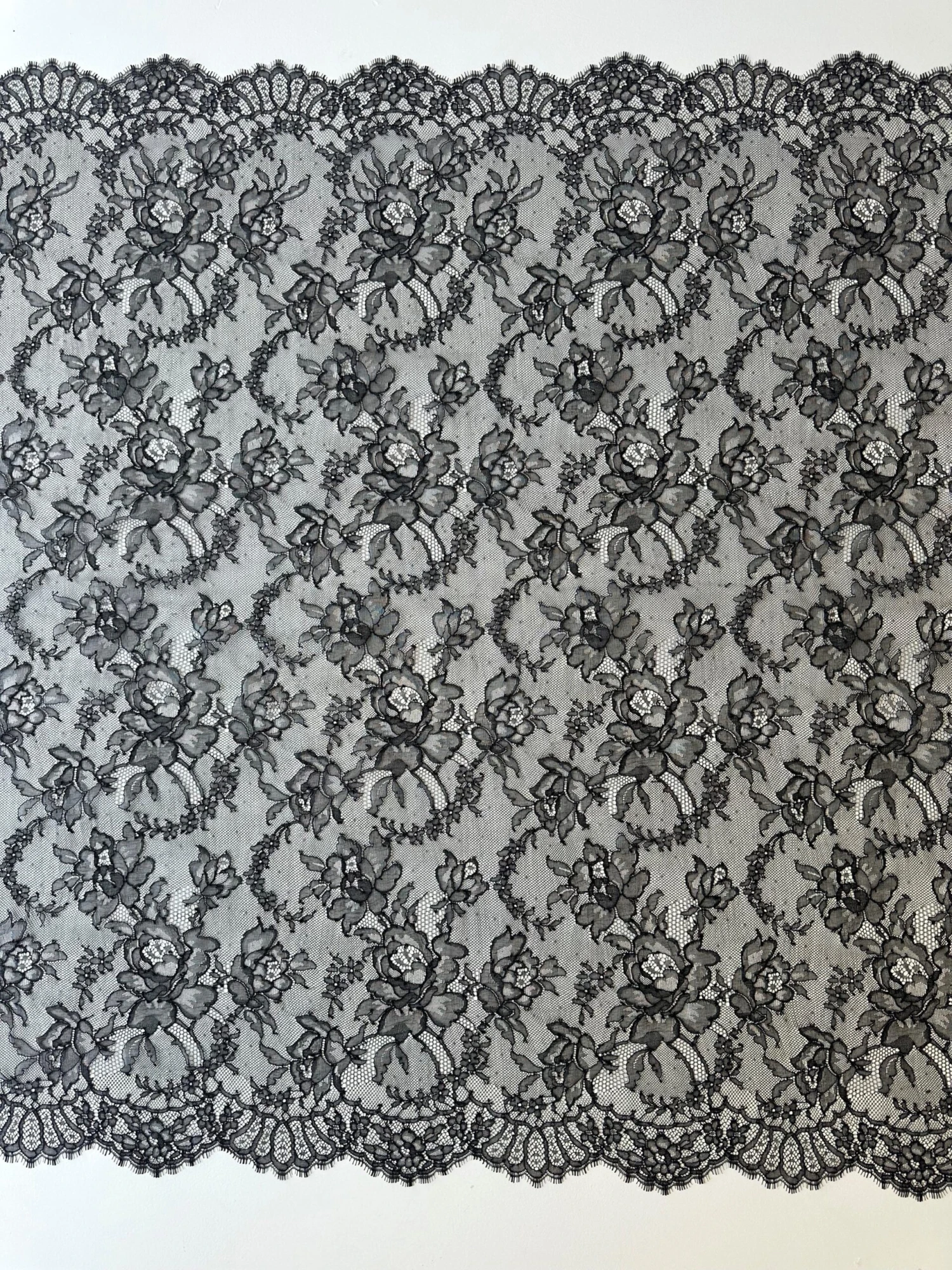 Black Chantilly Lace - Rolande 2 Black Chantilly Lace - Rolande - Image 2