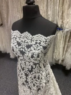 Ivory Beaded Lace – Ava -Bridal Fabric Shop b 3df7832c 0781 4332 9ffa ef250803cd33