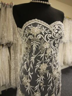 Discounted Ivory Embroidered Lace - Heart -Bridal Fabric Shop bridallace heart2 952be568 efc8 4722 8b71 452ee18501b6