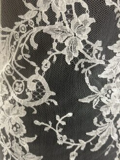 White Chantilly Lace - Dasha 19 White Chantilly Lace - Dasha -Bridal Fabric Shop d ca3c8e9b 5057 450b aa7b 8739631ecd0f