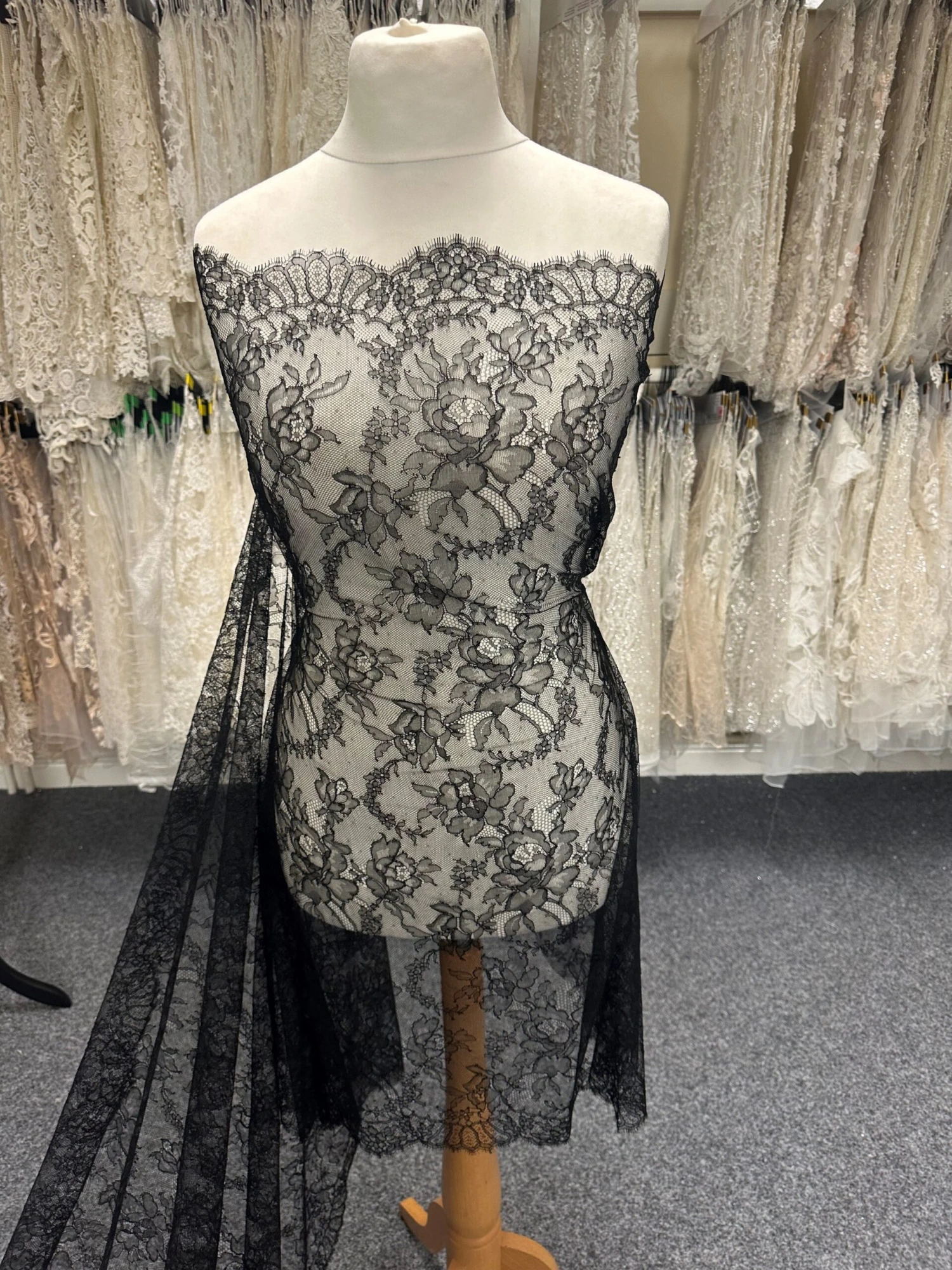 Black Chantilly Lace - Rolande 1 Black Chantilly Lace - Rolande